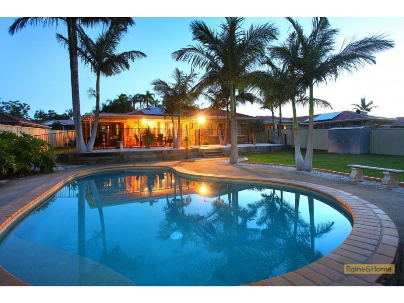 204 Mildura Drive, Helensvale QLD 4212