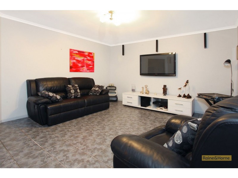 204 Mildura Drive, Helensvale QLD 4212