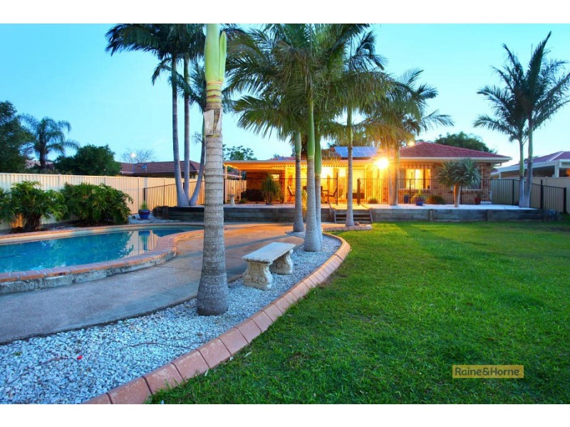 204 Mildura Drive, Helensvale QLD 4212