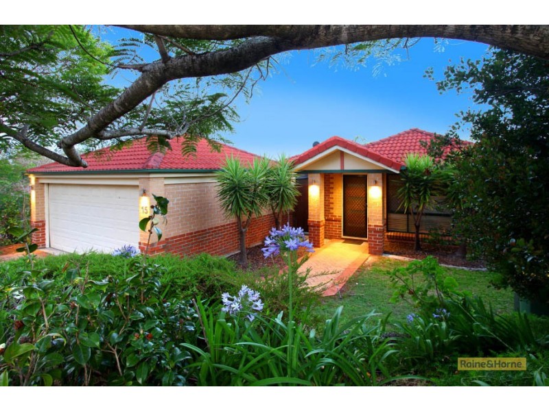 15 Doyalson Place, Helensvale QLD 4212