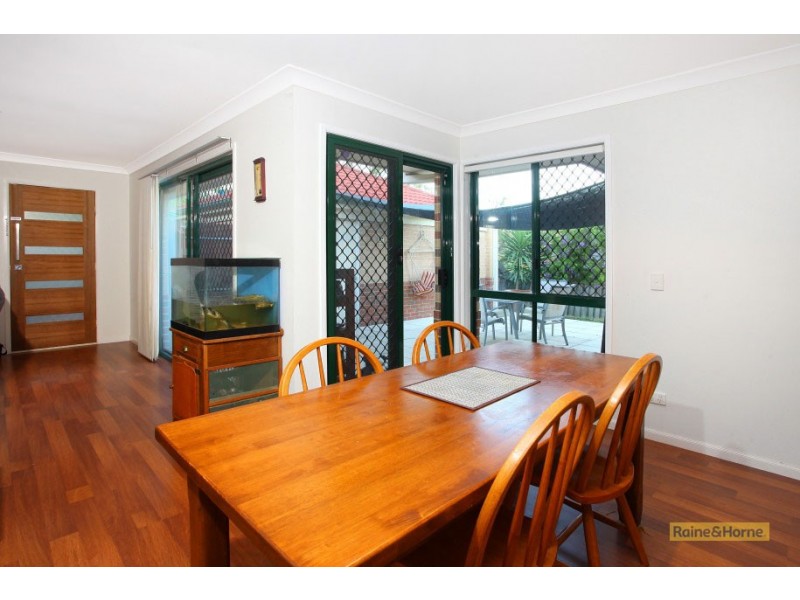 15 Doyalson Place, Helensvale QLD 4212