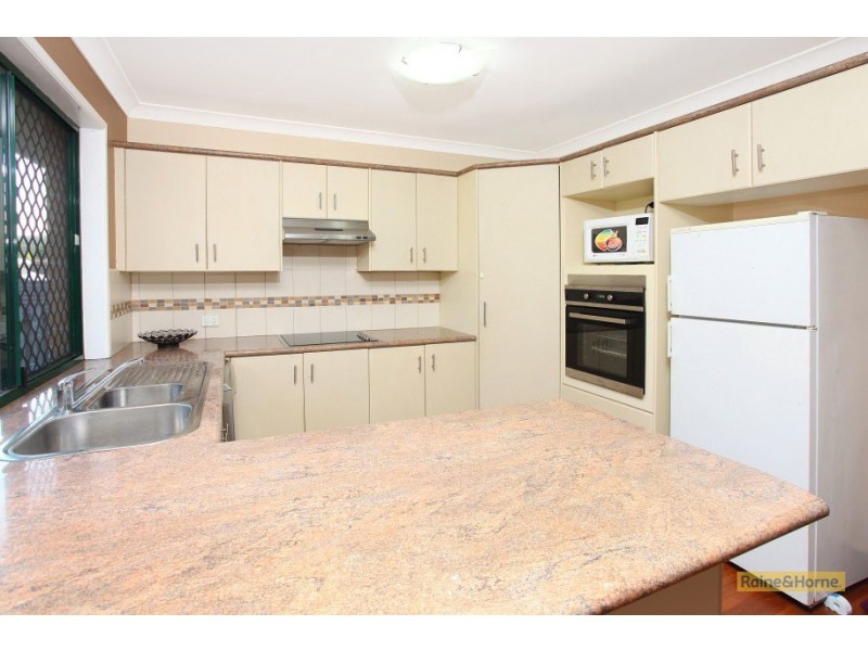 15 Doyalson Place, Helensvale QLD 4212