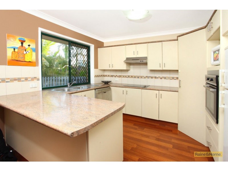 15 Doyalson Place, Helensvale QLD 4212