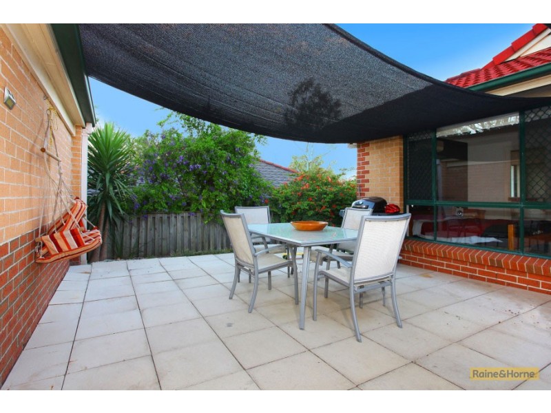 15 Doyalson Place, Helensvale QLD 4212