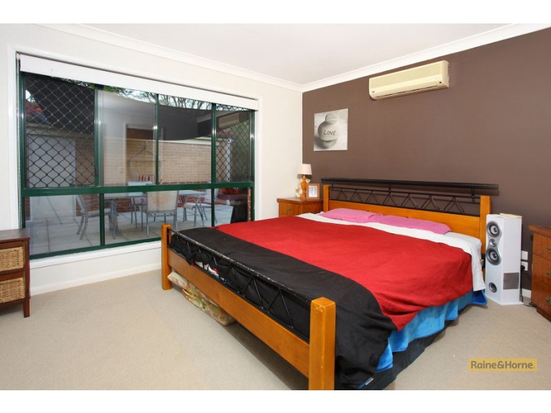 15 Doyalson Place, Helensvale QLD 4212