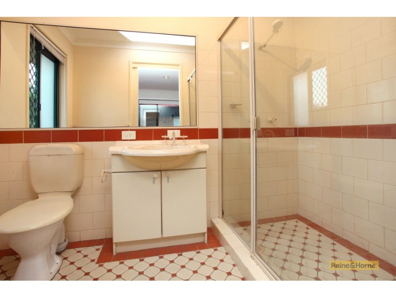 15 Doyalson Place, Helensvale QLD 4212