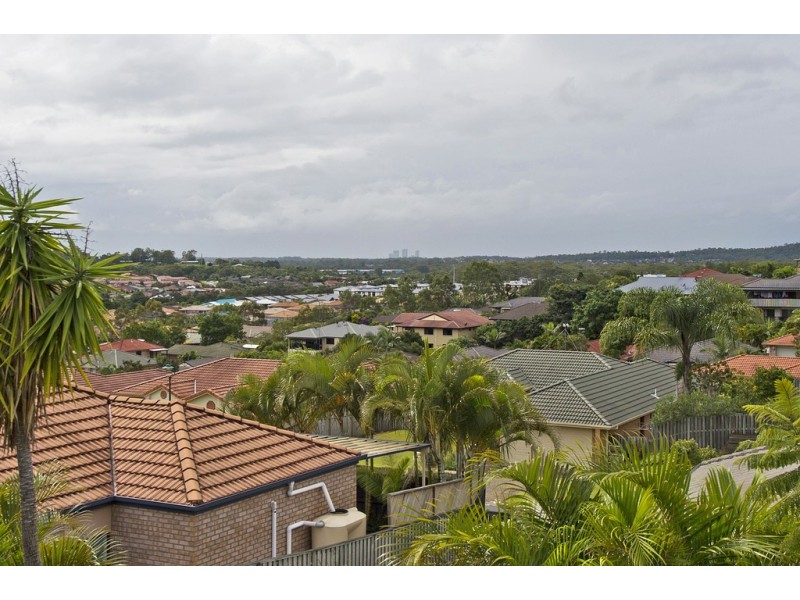 3 Gould Place, Pacific Pines QLD 4211