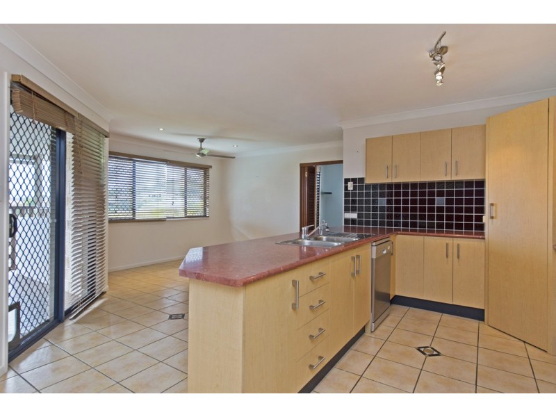 3 Gould Place, Pacific Pines QLD 4211