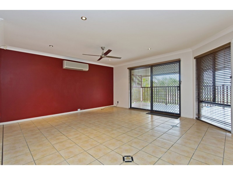 3 Gould Place, Pacific Pines QLD 4211