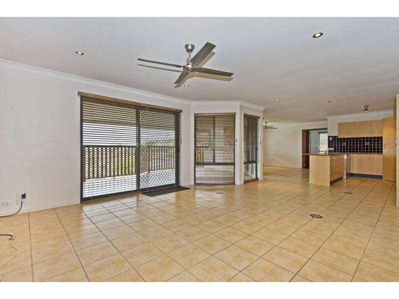 3 Gould Place, Pacific Pines QLD 4211