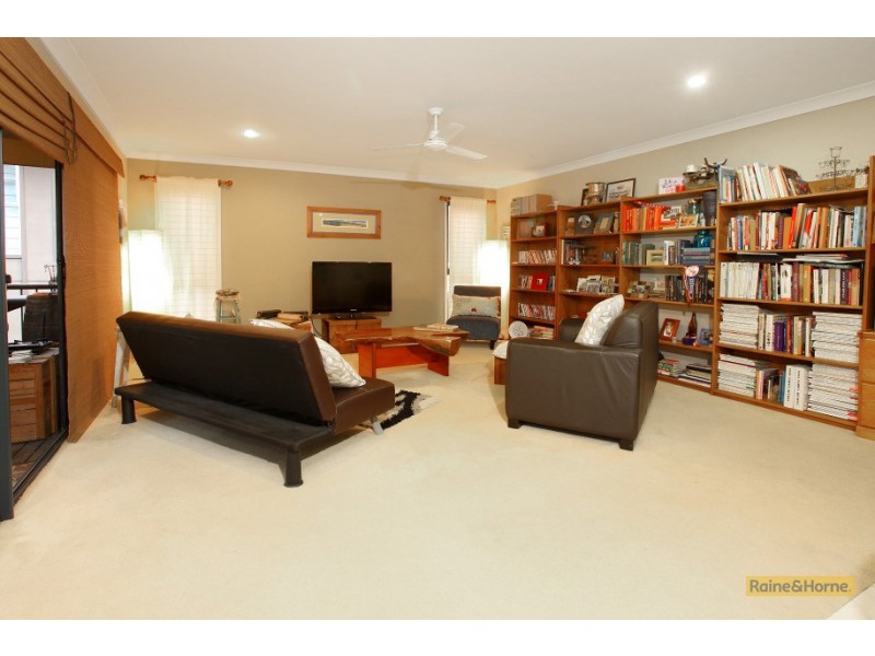 56 Cobb and Co Drive, Oxenford QLD 4210