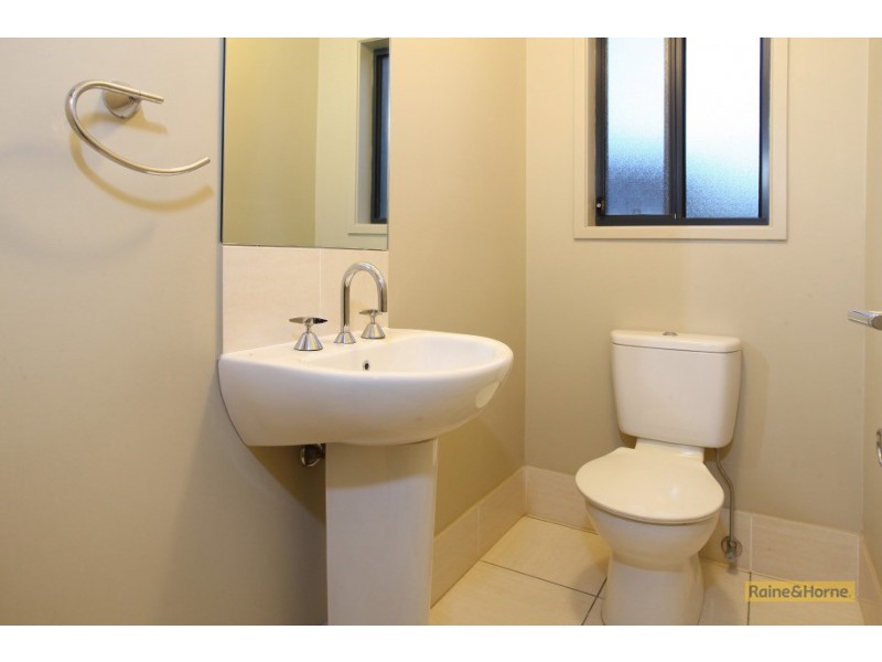 56 Cobb and Co Drive, Oxenford QLD 4210