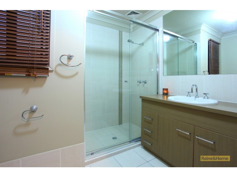 56 Cobb and Co Drive, Oxenford QLD 4210