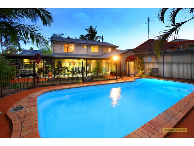 7 Wolvi Place, Helensvale QLD 4212