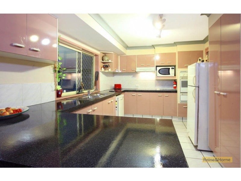 7 Wolvi Place, Helensvale QLD 4212