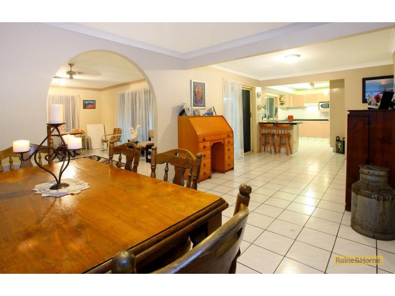 7 Wolvi Place, Helensvale QLD 4212