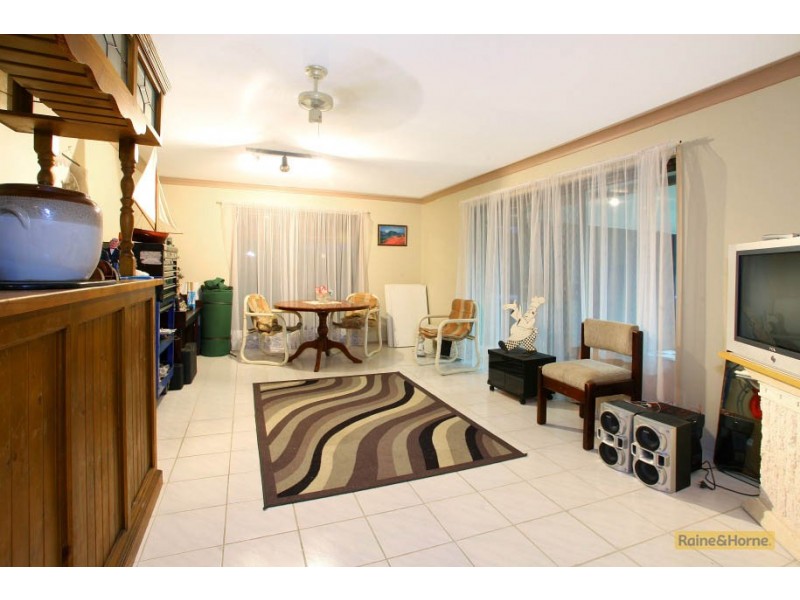 7 Wolvi Place, Helensvale QLD 4212