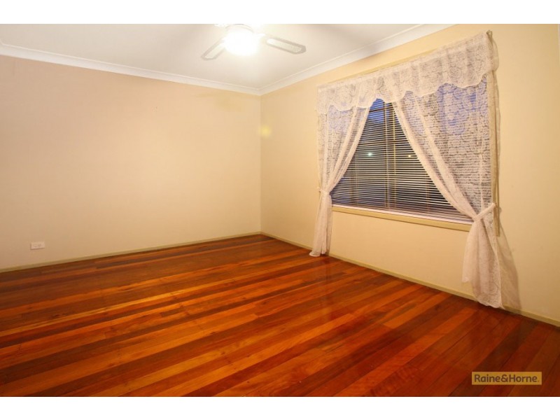 7 Wolvi Place, Helensvale QLD 4212