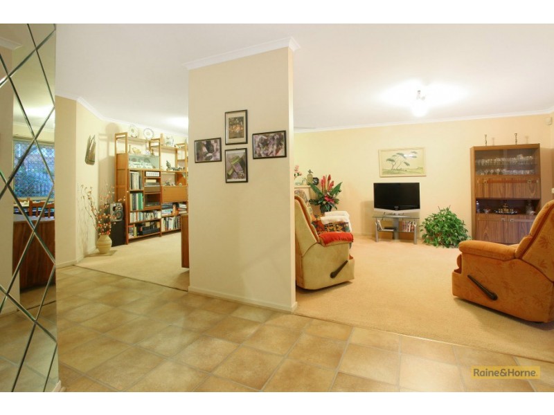 4 Maleny Place, Helensvale QLD 4212