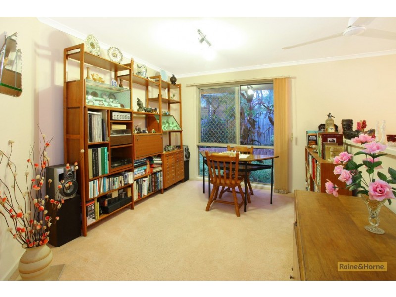 4 Maleny Place, Helensvale QLD 4212