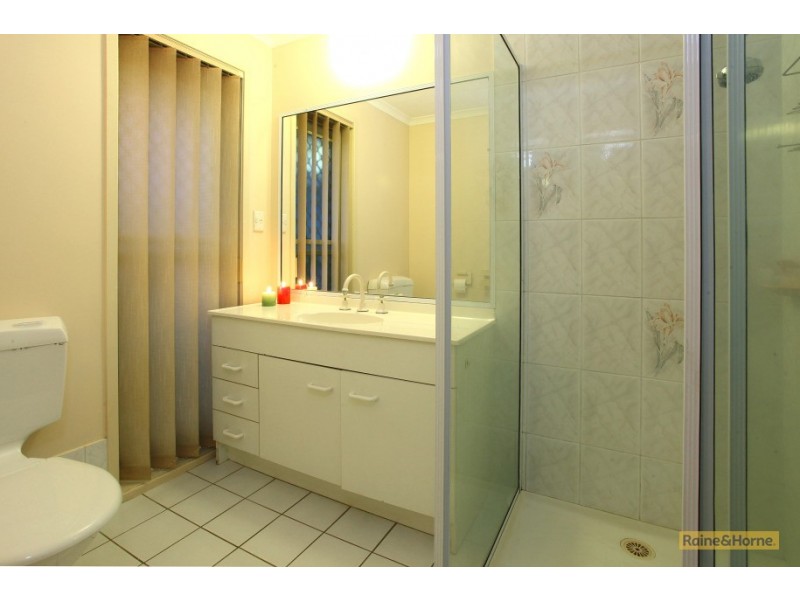 4 Maleny Place, Helensvale QLD 4212