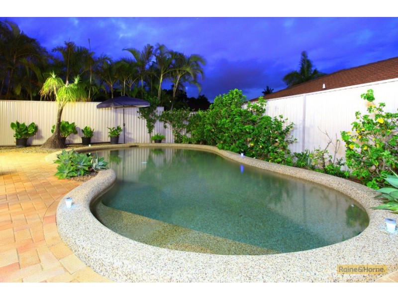 4 Maleny Place, Helensvale QLD 4212