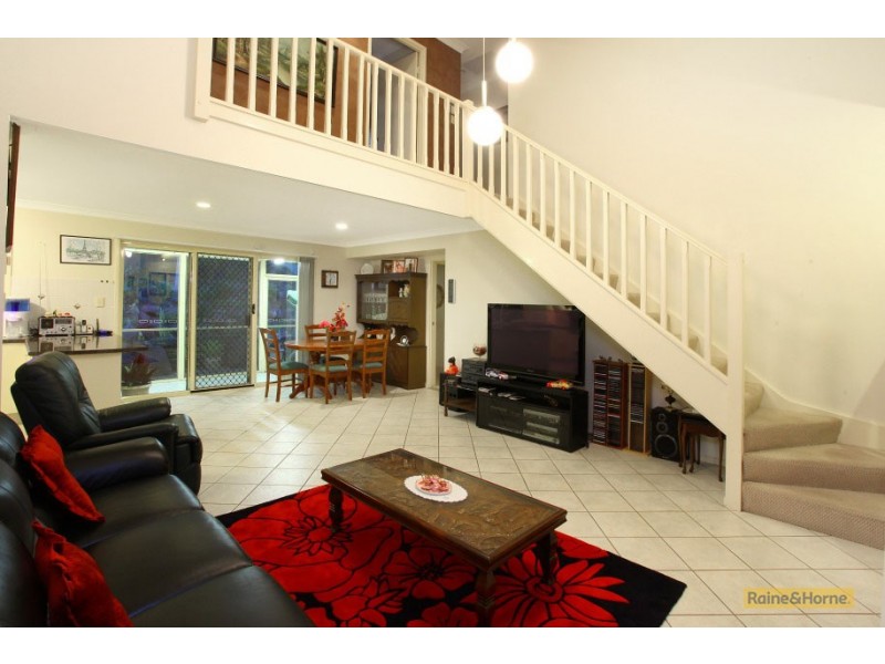 14/2 Doyalson Place, Helensvale QLD 4212