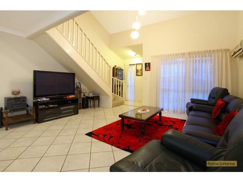 14/2 Doyalson Place, Helensvale QLD 4212