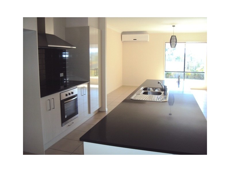 23 Flame Trees Crescent, Maudsland QLD 4210