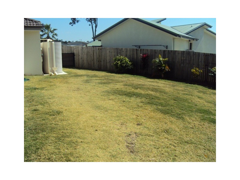 23 Flame Trees Crescent, Maudsland QLD 4210