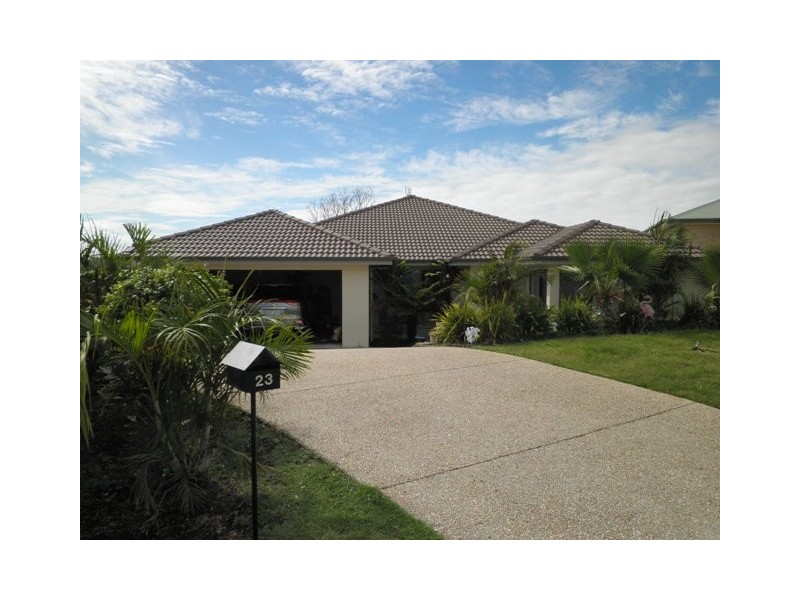 23 Flame Trees Crescent, Maudsland QLD 4210