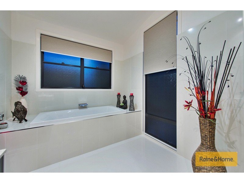 23 Chinaberry Crescent, Upper Coomera QLD 4209