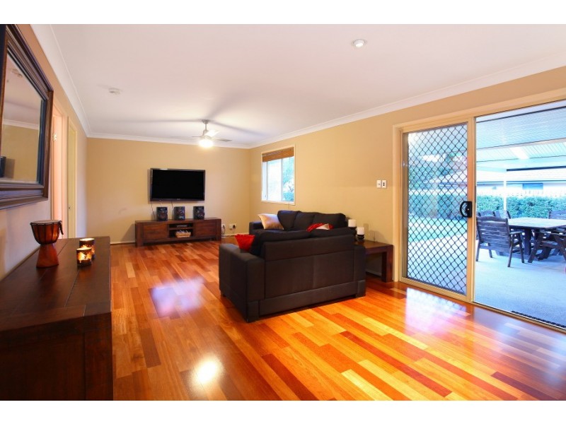 6 Barrs Avenue, Oxenford QLD 4210