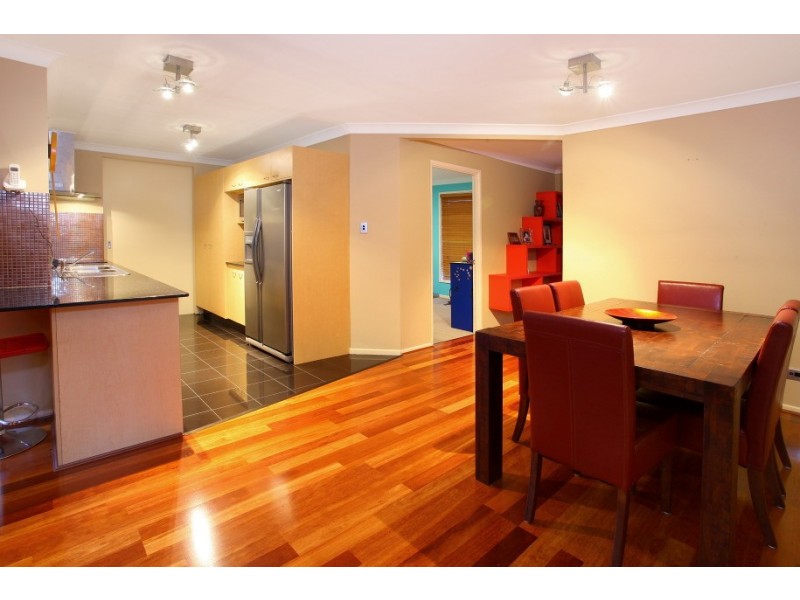 6 Barrs Avenue, Oxenford QLD 4210