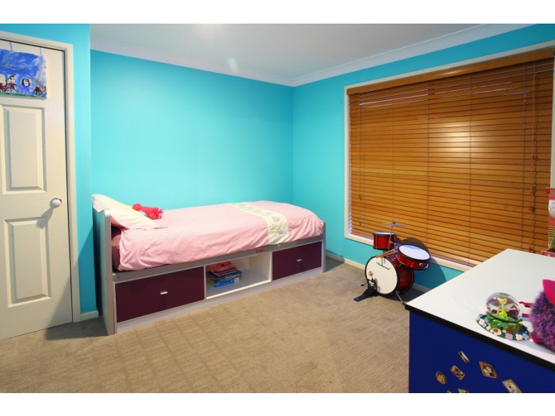 6 Barrs Avenue, Oxenford QLD 4210