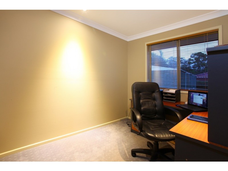 6 Barrs Avenue, Oxenford QLD 4210