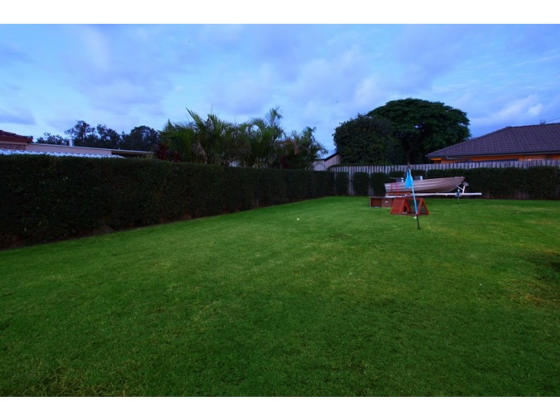 6 Barrs Avenue, Oxenford QLD 4210