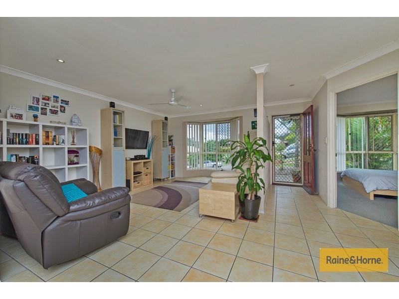 10 Pinebark Avenue, Oxenford QLD 4210