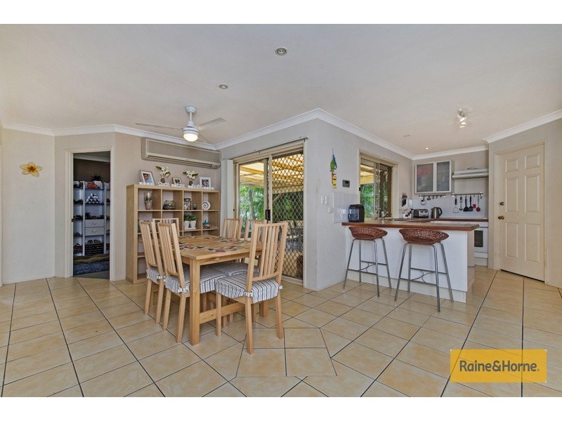 10 Pinebark Avenue, Oxenford QLD 4210