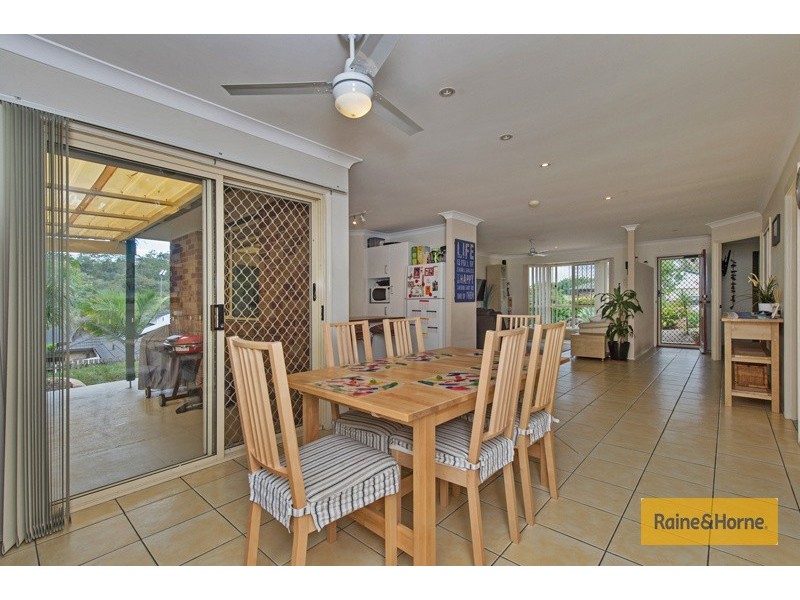 10 Pinebark Avenue, Oxenford QLD 4210