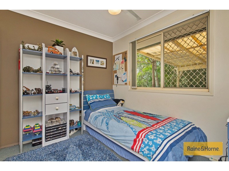 10 Pinebark Avenue, Oxenford QLD 4210