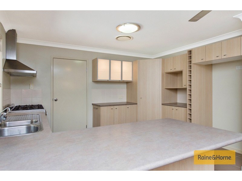 4 Xavier Place, Oxenford QLD 4210