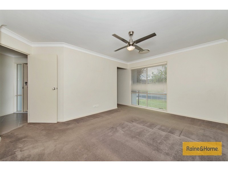 4 Xavier Place, Oxenford QLD 4210