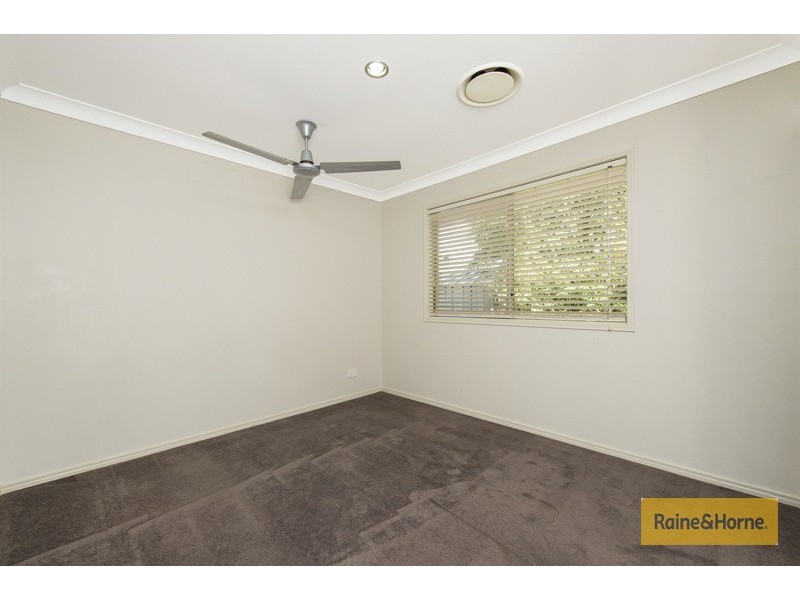 4 Xavier Place, Oxenford QLD 4210