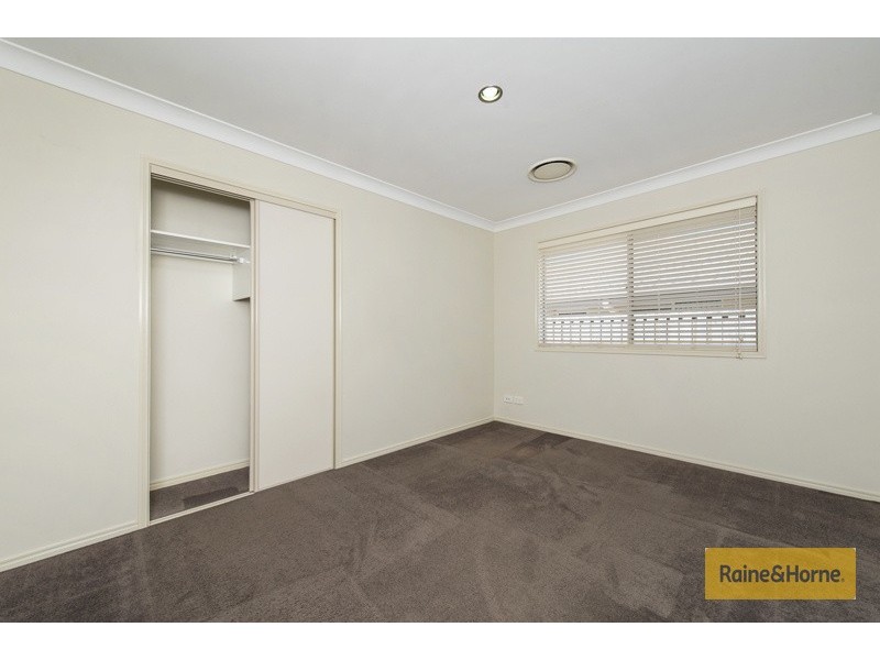 4 Xavier Place, Oxenford QLD 4210