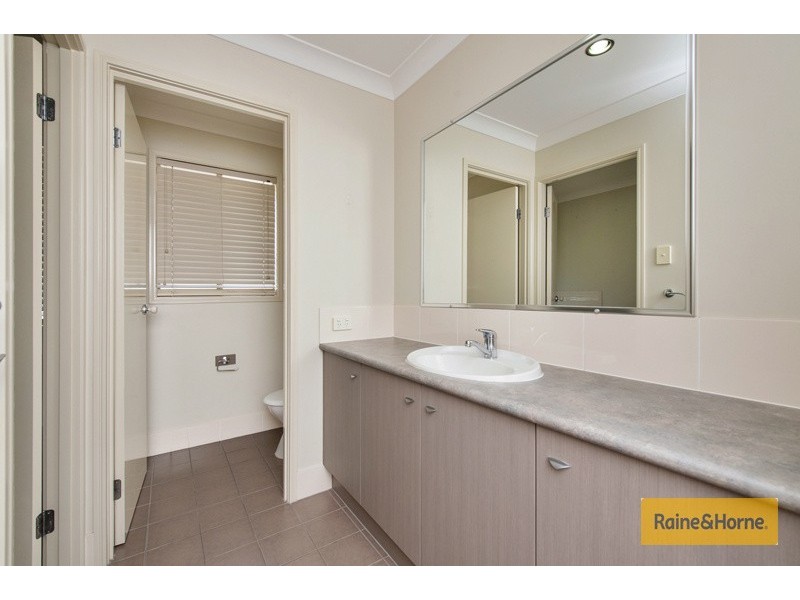 4 Xavier Place, Oxenford QLD 4210