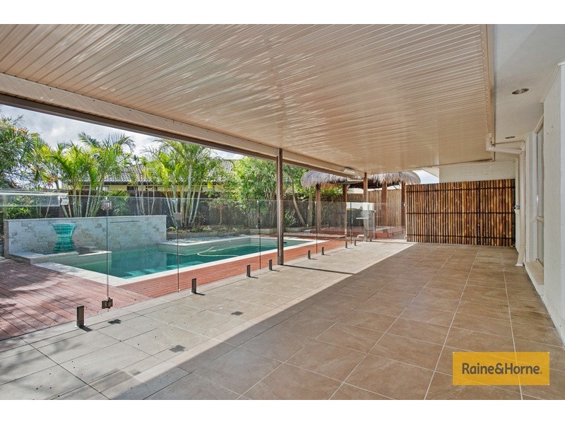 4 Xavier Place, Oxenford QLD 4210