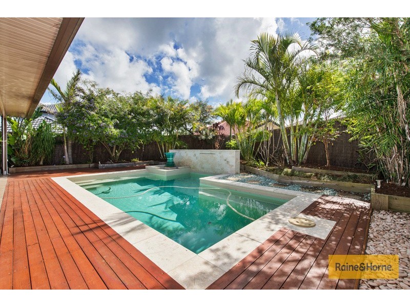 4 Xavier Place, Oxenford QLD 4210