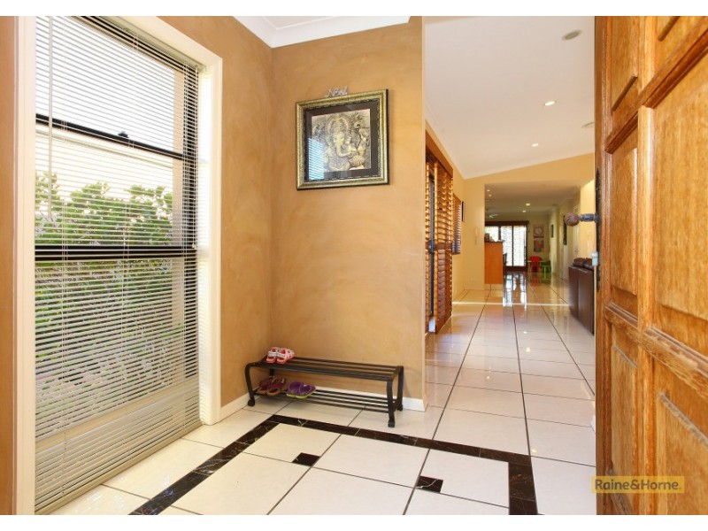 541 Oyster Cove Promenade, Helensvale QLD 4212