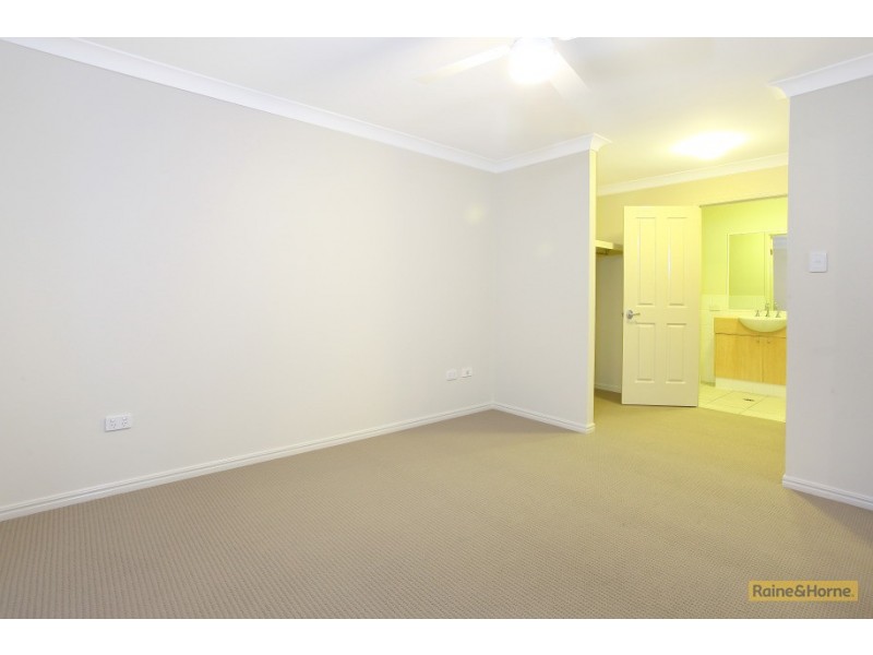 11 Barrs Avenue, Oxenford QLD 4210